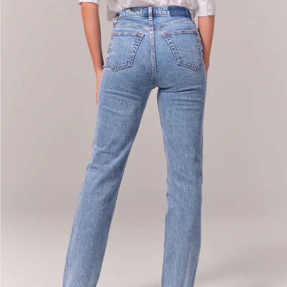 Abercrombie& Fitch The 90s Straight Ultra High Rise Jeans - Picture 2 of 7